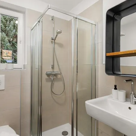 Lofts - Komfortable Fuer 4 Mit Balkon Nahe Vw-werk *